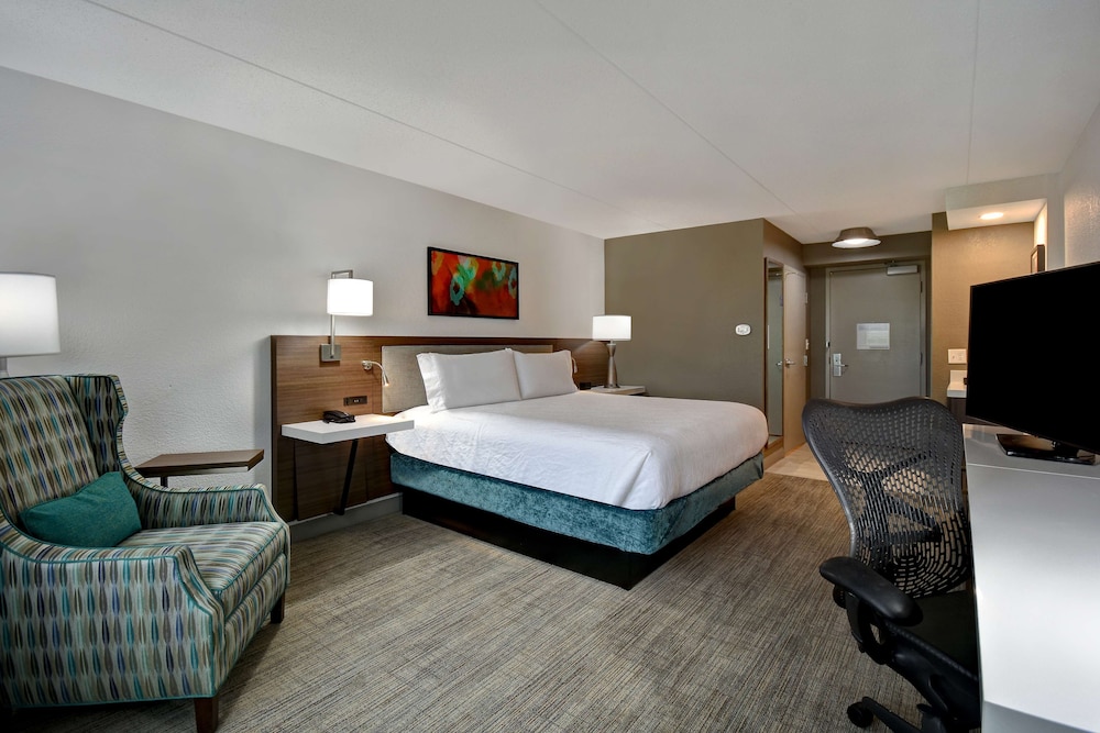 Hilton Garden Inn Detroit Metro Airport — Hotel rooms in Romulus, Michigan