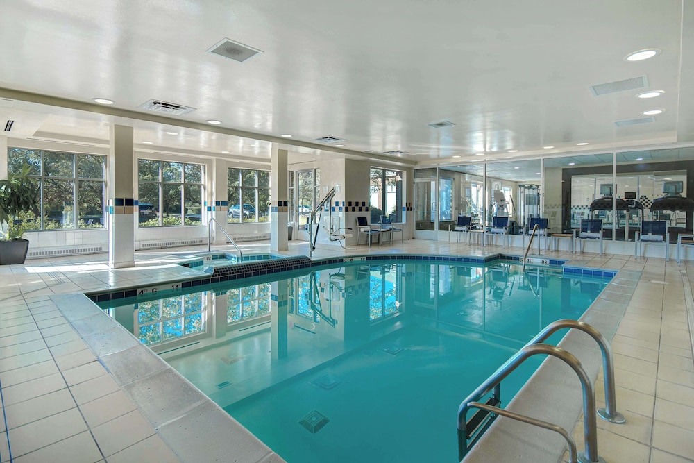 Hilton Garden Inn Detroit Metro Airport — Swimming pool in Romulus, Michigan