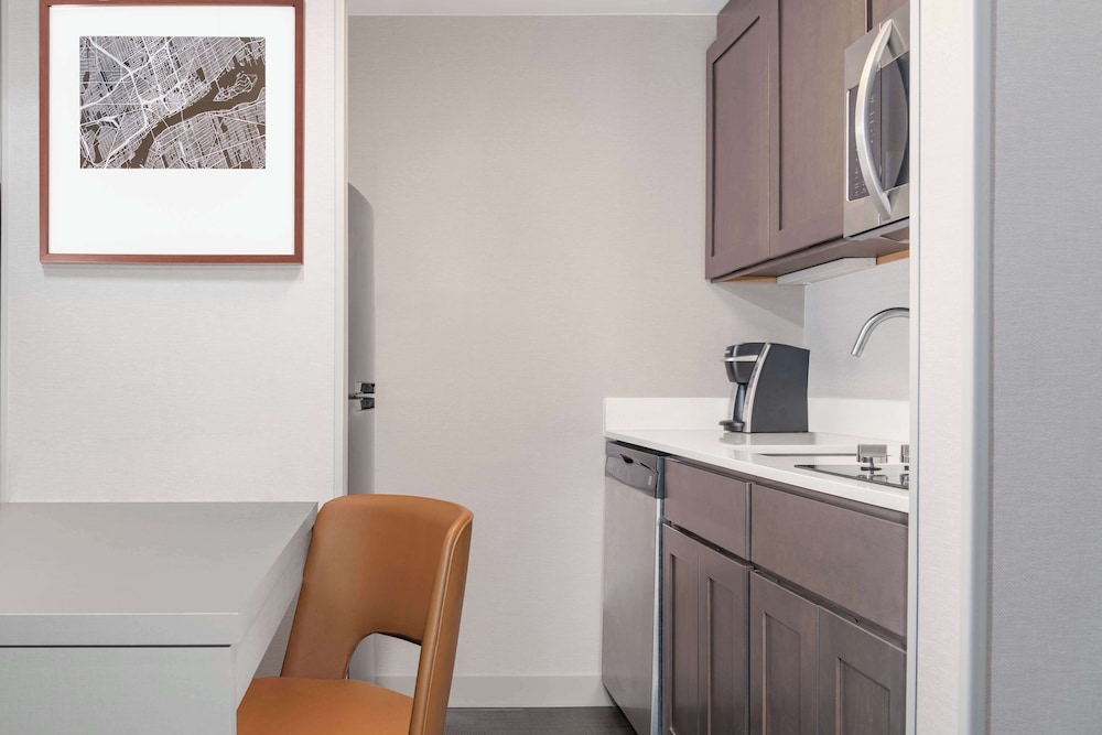 Homewood Suites by Hilton Detroit-Troy — Hotel rooms in Troy, Michigan