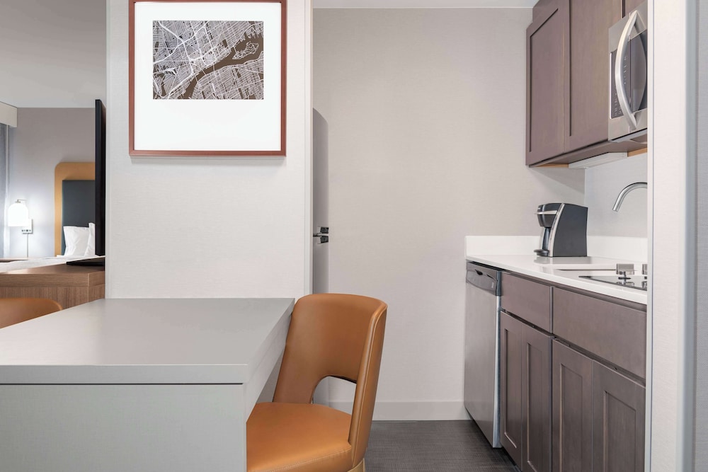 Homewood Suites by Hilton Detroit-Troy — Hotel rooms in Troy, Michigan