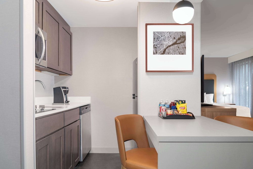 Homewood Suites by Hilton Detroit-Troy — Hotel rooms in Troy, Michigan