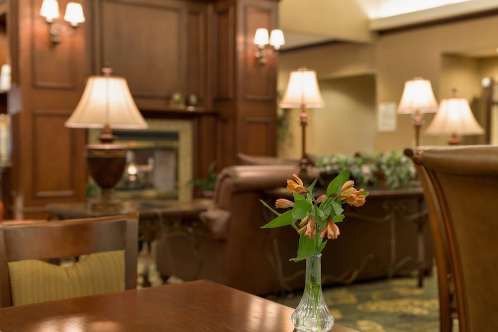 Homewood Suites by Hilton Detroit-Troy — Hotel building in Troy, Michigan