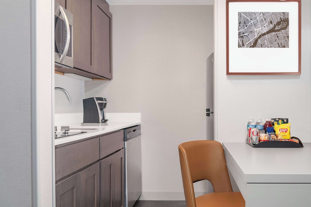 Homewood Suites by Hilton Detroit-Troy — Hotel rooms in Troy, Michigan
