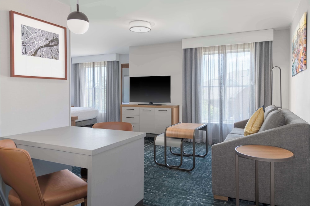 Homewood Suites by Hilton Detroit-Troy — Hotel rooms in Troy, Michigan