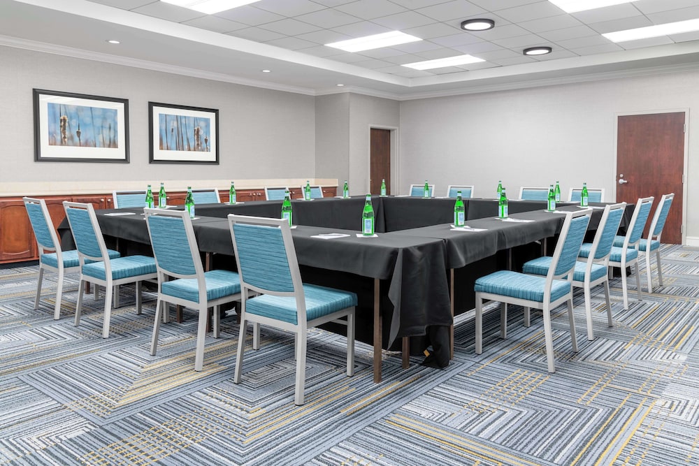 Homewood Suites by Hilton Detroit-Troy — Hotel building in Troy, Michigan