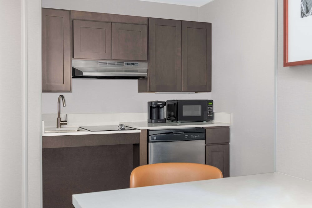 Homewood Suites by Hilton Detroit-Troy — Hotel rooms in Troy, Michigan