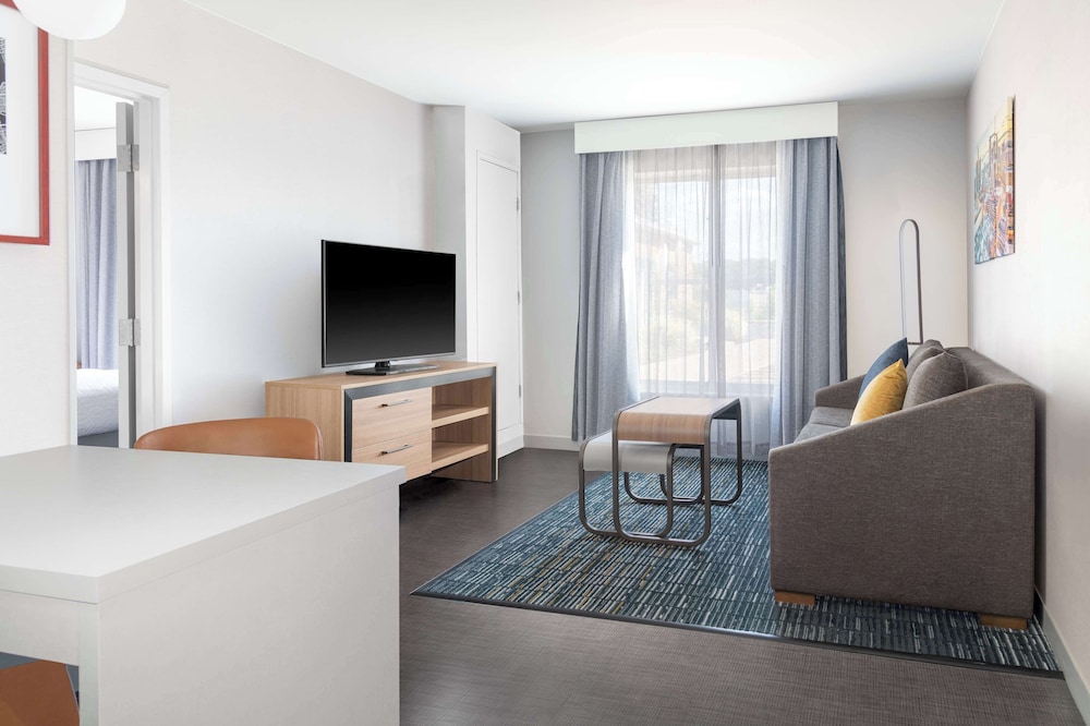 Homewood Suites by Hilton Detroit-Troy — Hotel rooms in Troy, Michigan