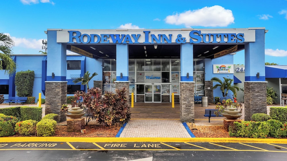 Rodeway Inn & Suites Fort Lauderdale Airport & Cruise Port — Hotel building in Fort Lauderdale, Florida