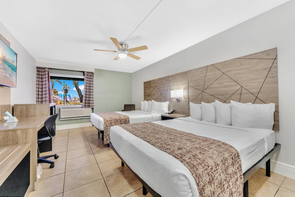 Rodeway Inn & Suites Fort Lauderdale Airport & Cruise Port — Hotel rooms in Fort Lauderdale, Florida
