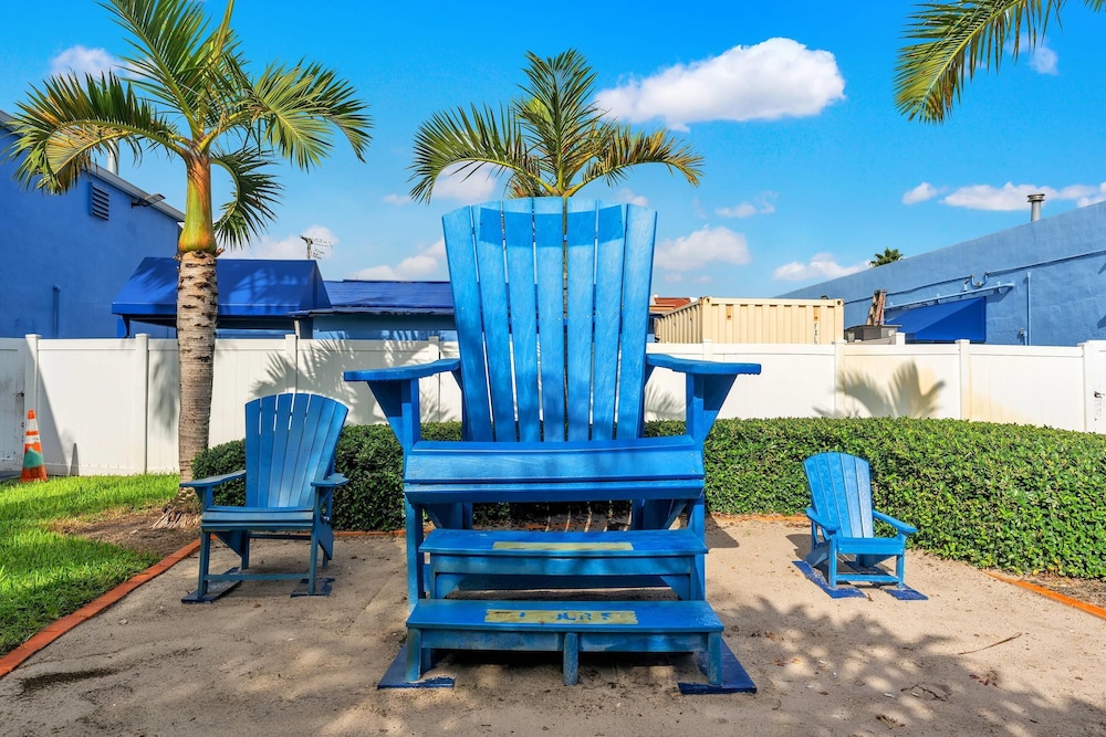 Rodeway Inn & Suites Fort Lauderdale Airport & Cruise Port — Beach in Fort Lauderdale, Florida