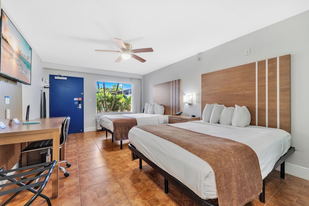 Rodeway Inn & Suites Fort Lauderdale Airport & Cruise Port — Hotel rooms in Fort Lauderdale, Florida