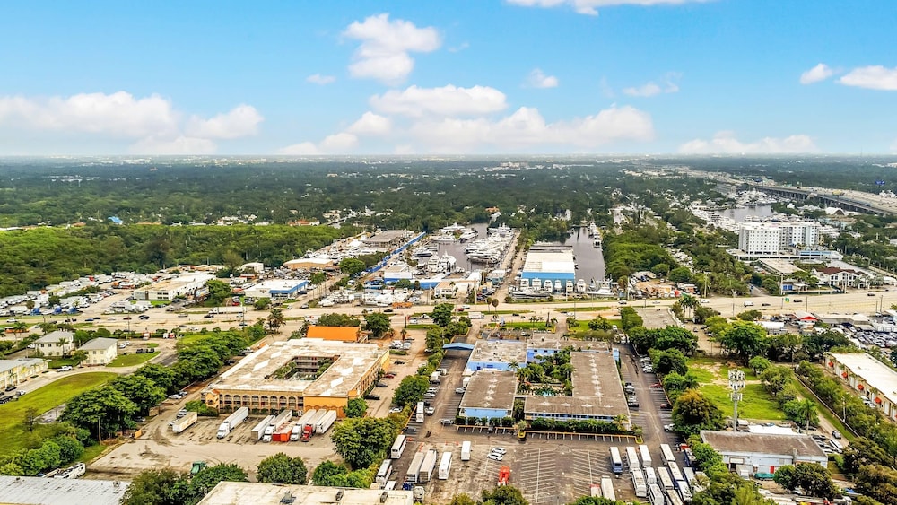 Rodeway Inn & Suites Fort Lauderdale Airport & Cruise Port — Attractions in the area in Fort Lauderdale, Florida