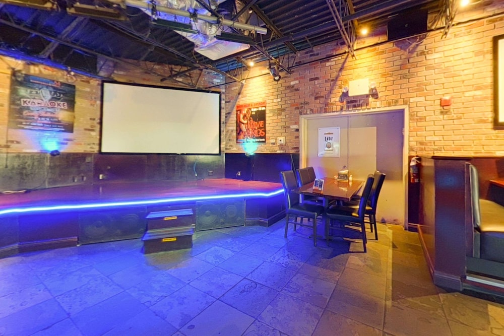 Rodeway Inn & Suites Fort Lauderdale Airport & Cruise Port — Restaurant & bars in Fort Lauderdale, Florida