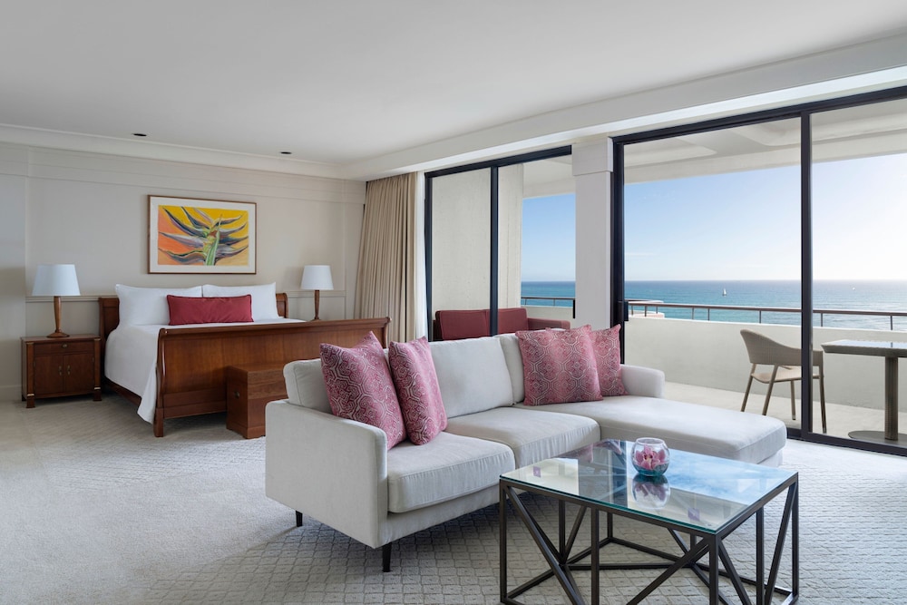 The Royal Hawaiian, a Luxury Collection Resort, Waikiki — Hotel rooms in Honolulu, Hawaii
