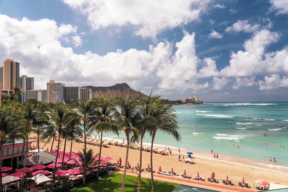 The Royal Hawaiian, a Luxury Collection Resort, Waikiki — Beach in Honolulu, Hawaii