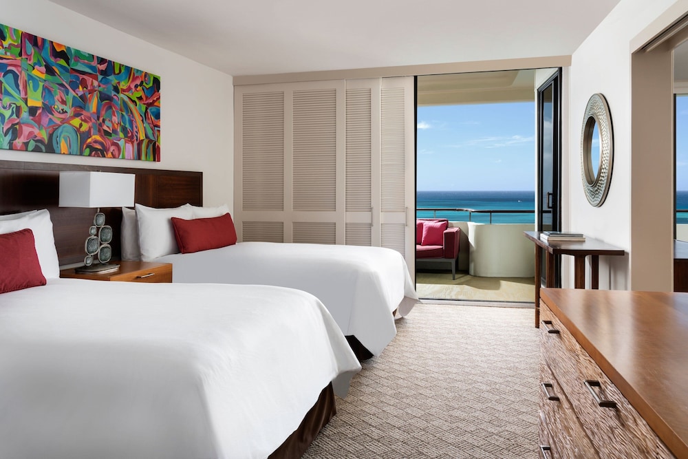 The Royal Hawaiian, a Luxury Collection Resort, Waikiki — Hotel rooms in Honolulu, Hawaii