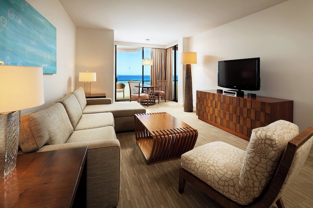 The Royal Hawaiian, a Luxury Collection Resort, Waikiki — Hotel rooms in Honolulu, Hawaii