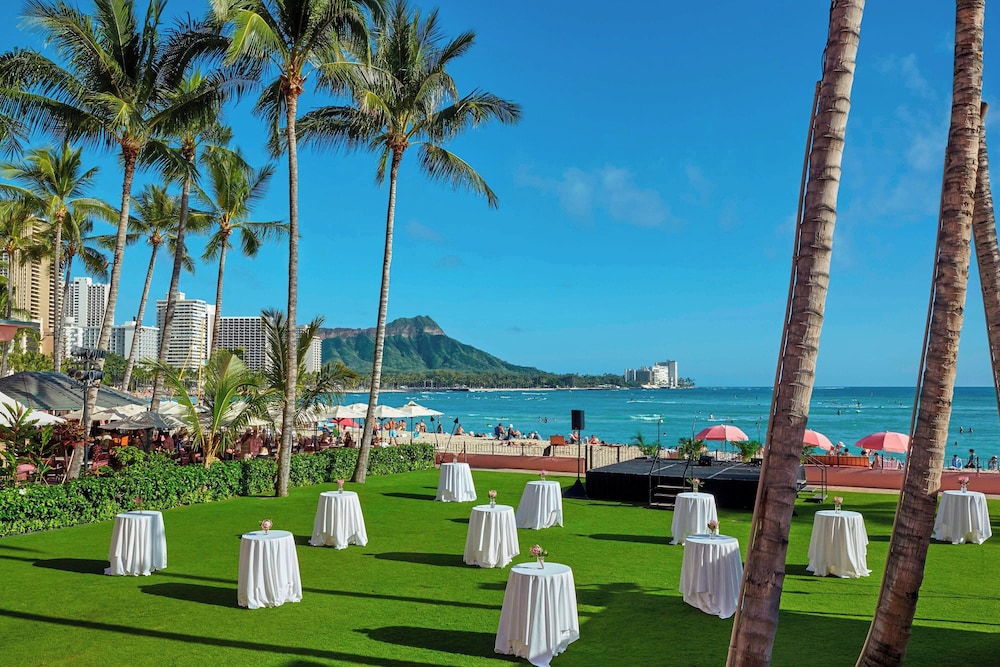 The Royal Hawaiian, a Luxury Collection Resort, Waikiki — Attractions in the area in Honolulu, Hawaii