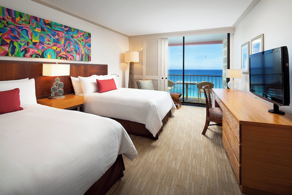 The Royal Hawaiian, a Luxury Collection Resort, Waikiki — Hotel rooms in Honolulu, Hawaii