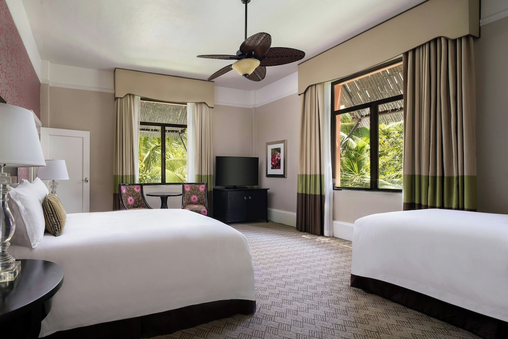 The Royal Hawaiian, a Luxury Collection Resort, Waikiki — Hotel rooms in Honolulu, Hawaii