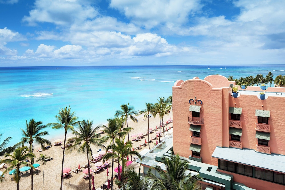 The Royal Hawaiian, a Luxury Collection Resort, Waikiki — Beach in Honolulu, Hawaii