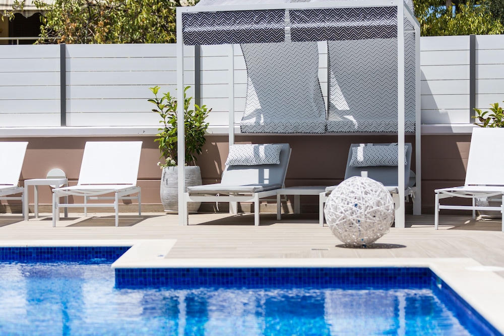 Menta City Boutique Hotel — Swimming pool in Rethymnon
