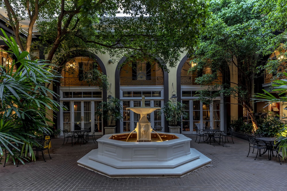Hotel Mazarin — Hotel building in New Orleans, Louisiana