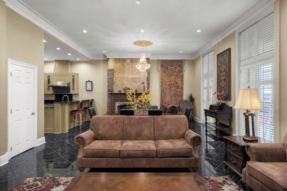 Hotel Mazarin — Hotel rooms in New Orleans, Louisiana