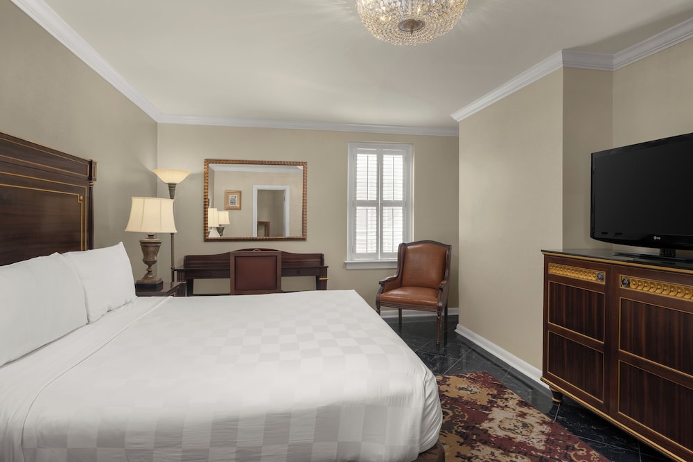 Hotel Mazarin — Hotel rooms in New Orleans, Louisiana