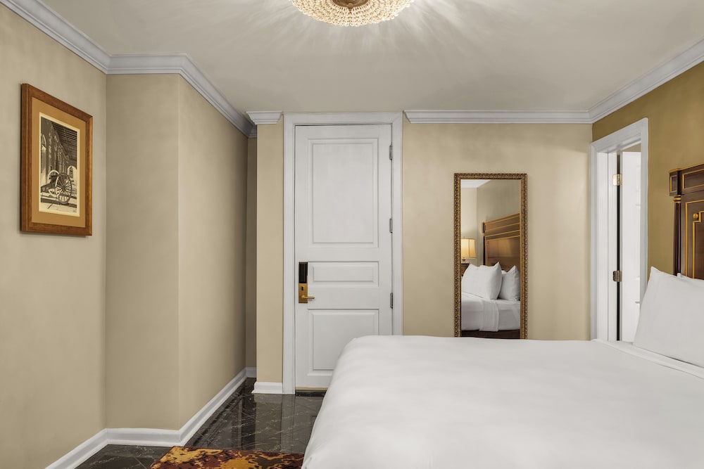 Hotel Mazarin — Hotel rooms in New Orleans, Louisiana
