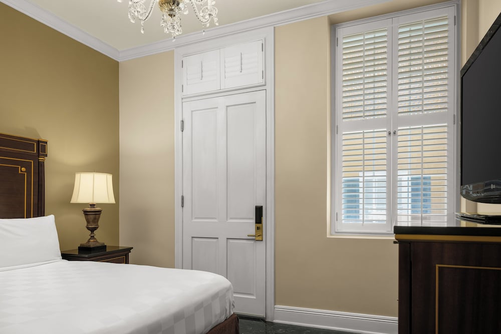 Hotel Mazarin — Hotel rooms in New Orleans, Louisiana