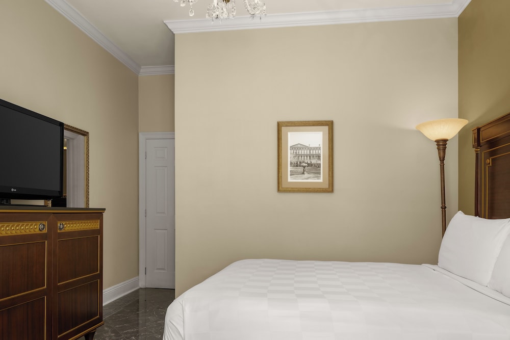 Hotel Mazarin — Hotel rooms in New Orleans, Louisiana