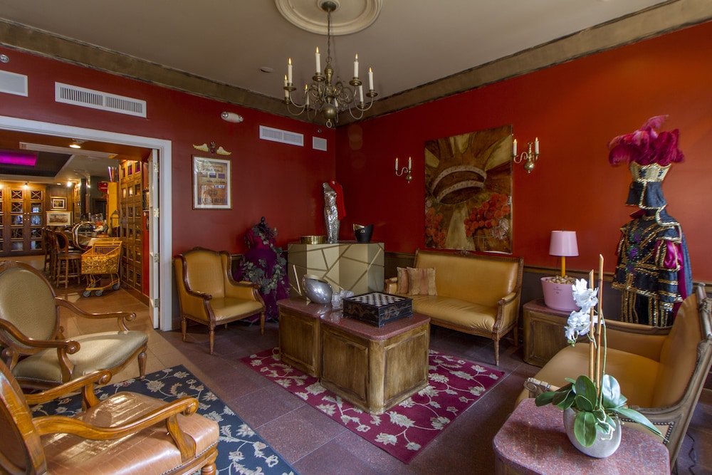 Hotel Mazarin — Restaurant & bars in New Orleans, Louisiana