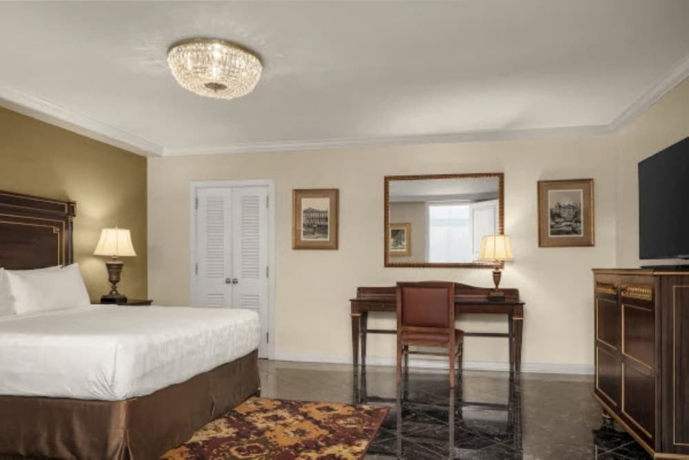 Hotel Mazarin — Hotel rooms in New Orleans, Louisiana