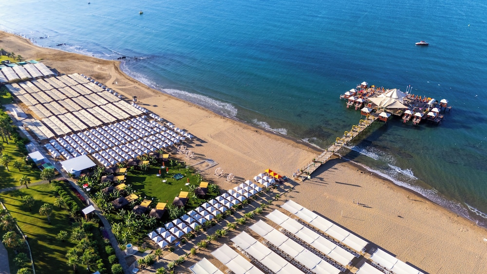 VONRESORT Golden Coast - All Inclusive — Outdoor in Side
