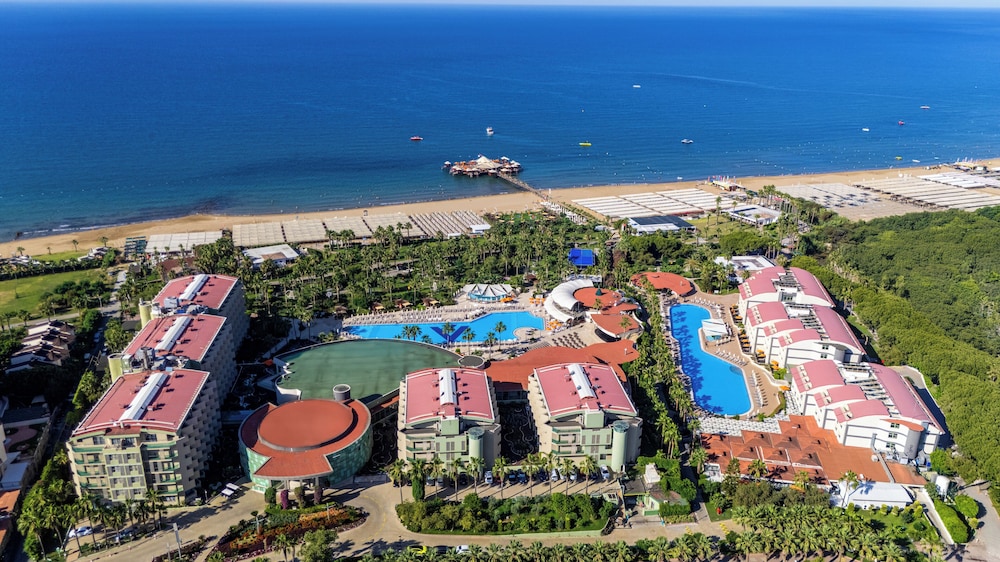 VONRESORT Golden Coast - All Inclusive — View in Side