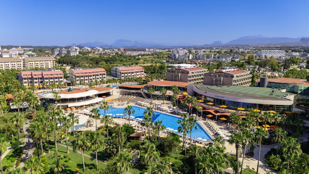 VONRESORT Golden Coast - All Inclusive — Outdoor in Side