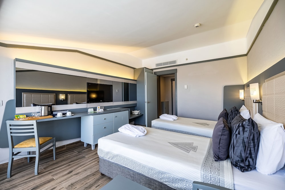 VONRESORT Golden Coast - All Inclusive — Rooms in Side