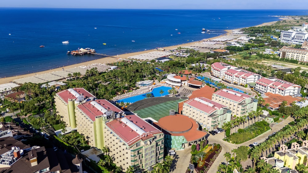 VONRESORT Golden Coast - All Inclusive — View in Side