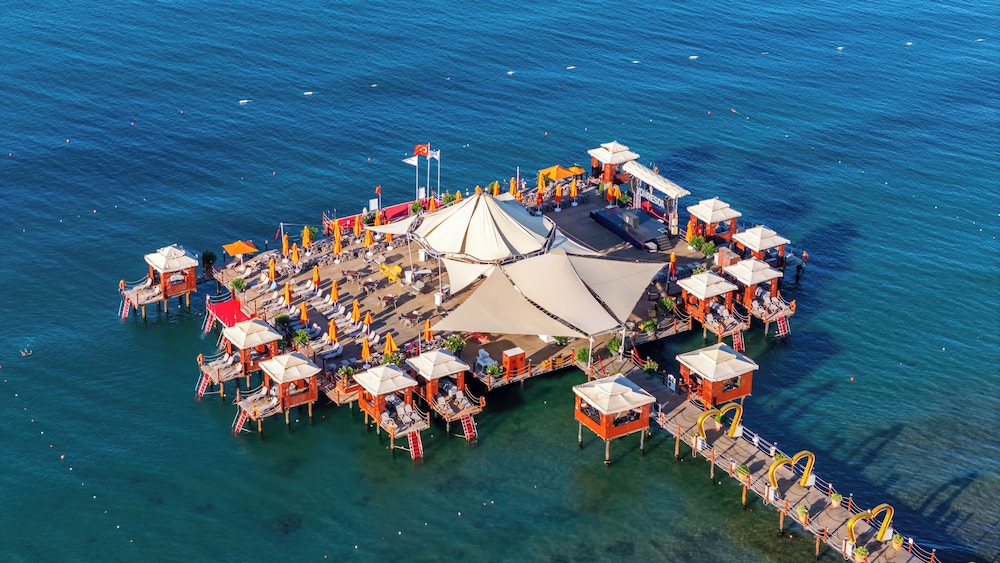 VONRESORT Golden Coast - All Inclusive — Outdoor in Side