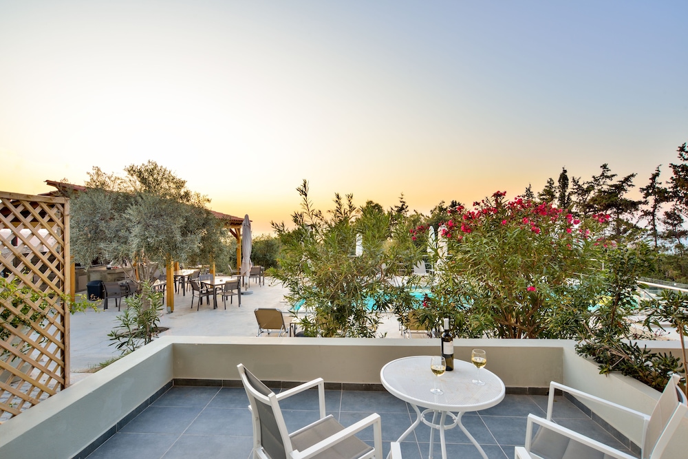 Casa Manolesos — Restaurant & bars in Chania