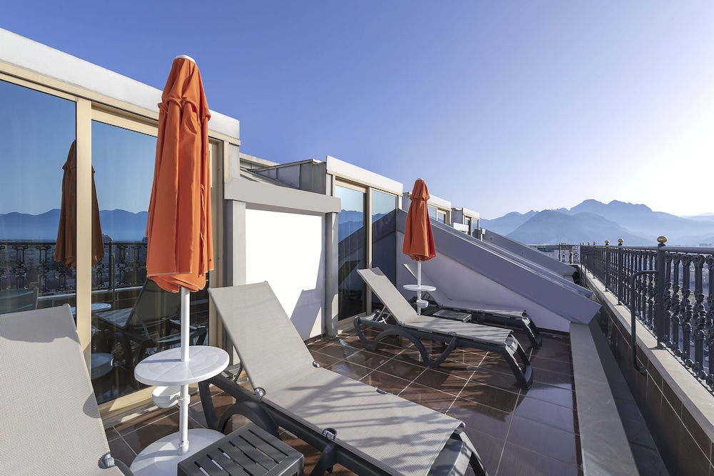 Megasaray Westbeach Antalya — Hotel building in Antalya