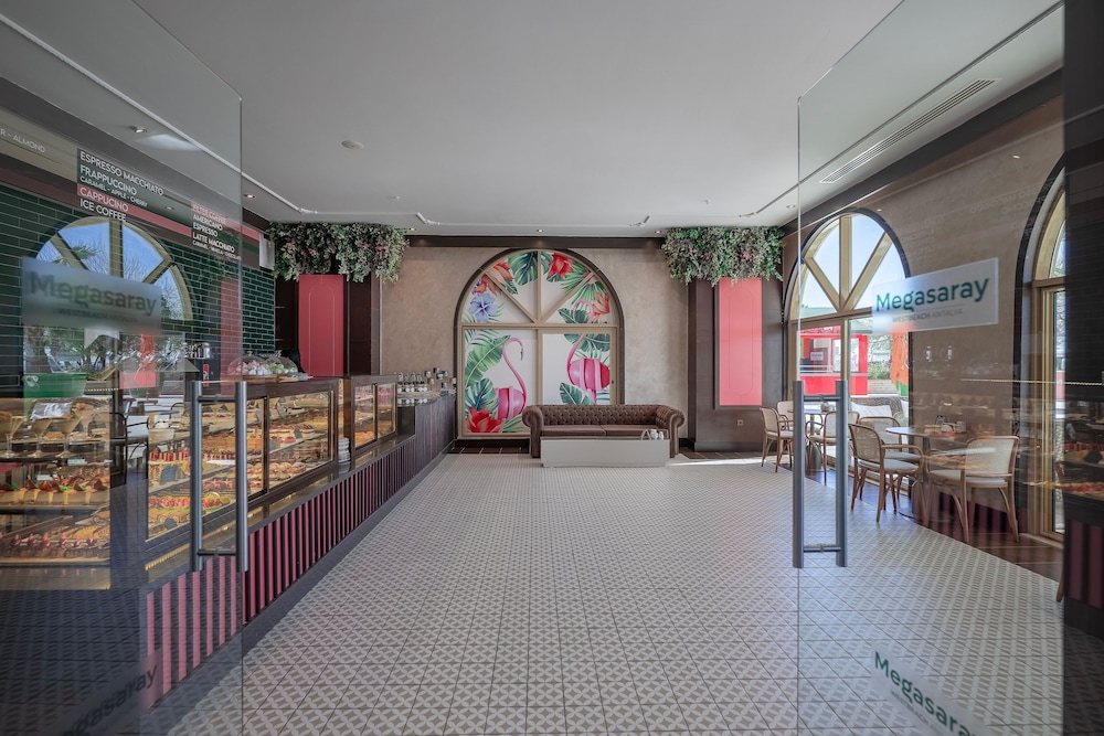 Megasaray Westbeach Antalya — Restaurant & bars in Antalya