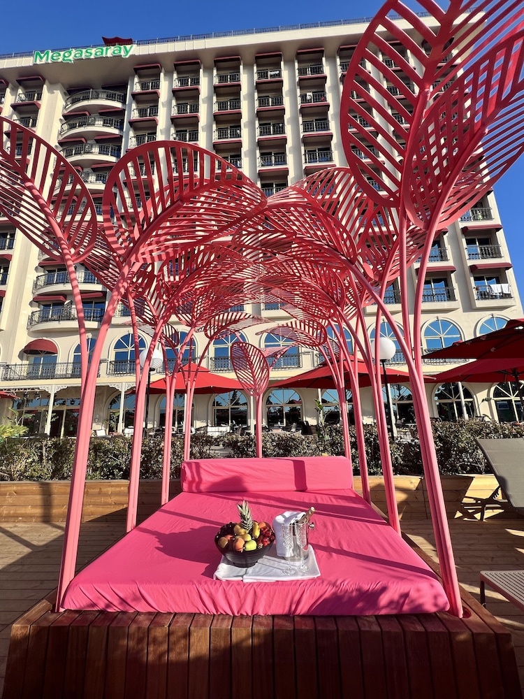 Megasaray Westbeach Antalya — Hotel building in Antalya