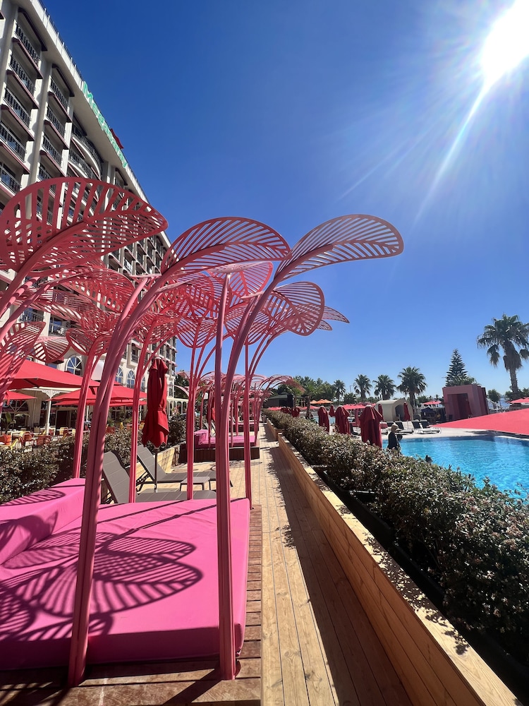 Megasaray Westbeach Antalya — Swimming pool in Antalya