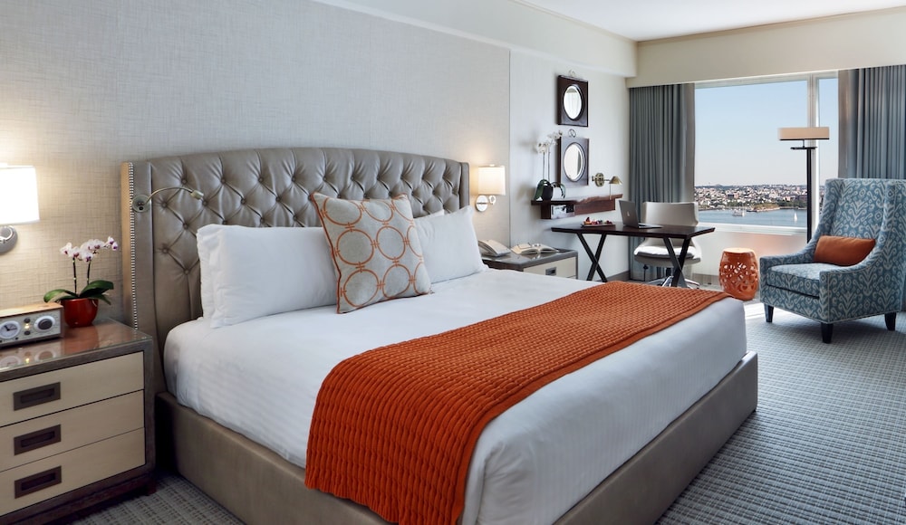 Seaport Hotel Boston — Hotel rooms in Boston, Massachusetts