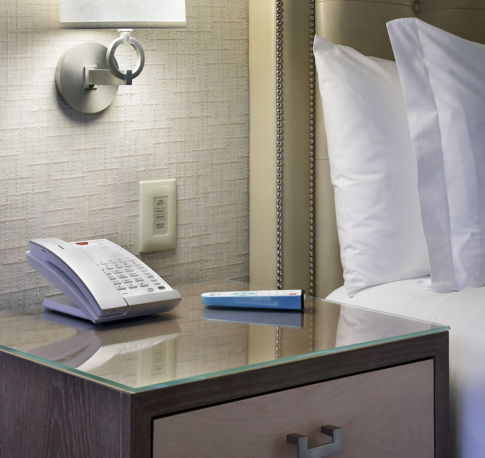 Seaport Hotel Boston — Hotel rooms in Boston, Massachusetts