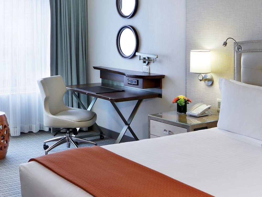 Seaport Hotel Boston — Hotel rooms in Boston, Massachusetts