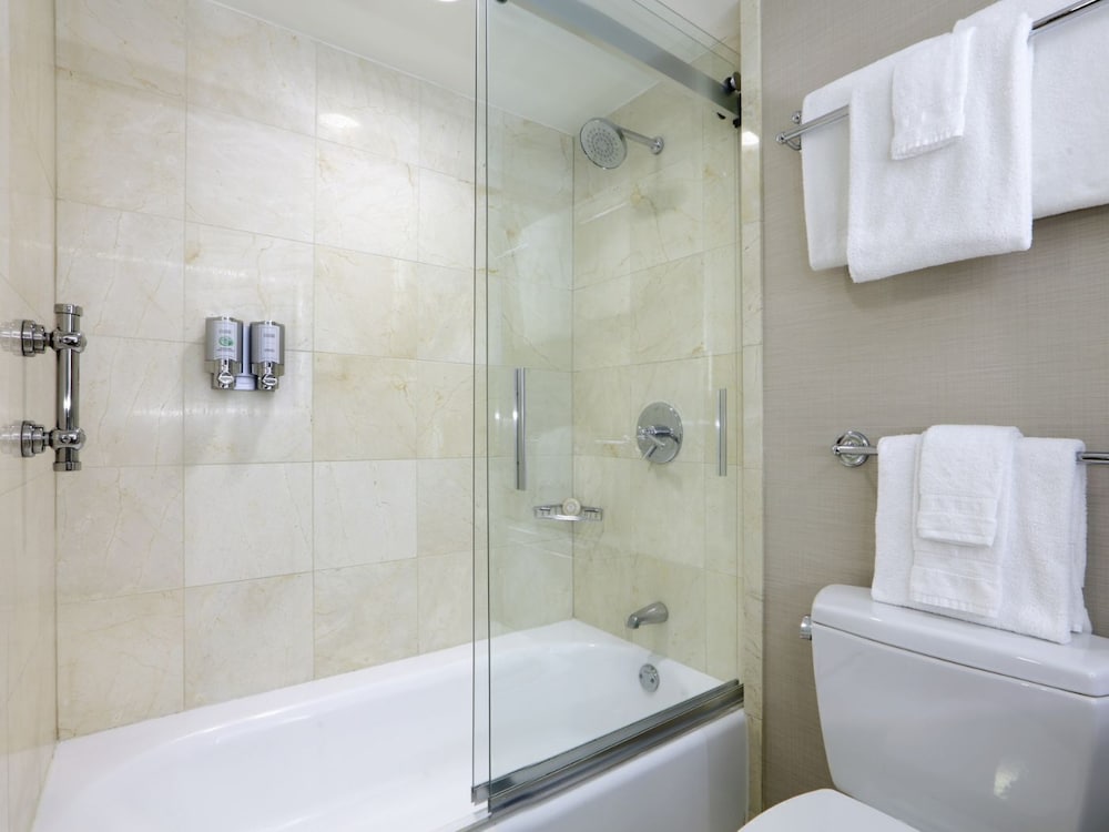 Seaport Hotel Boston — Hotel rooms in Boston, Massachusetts