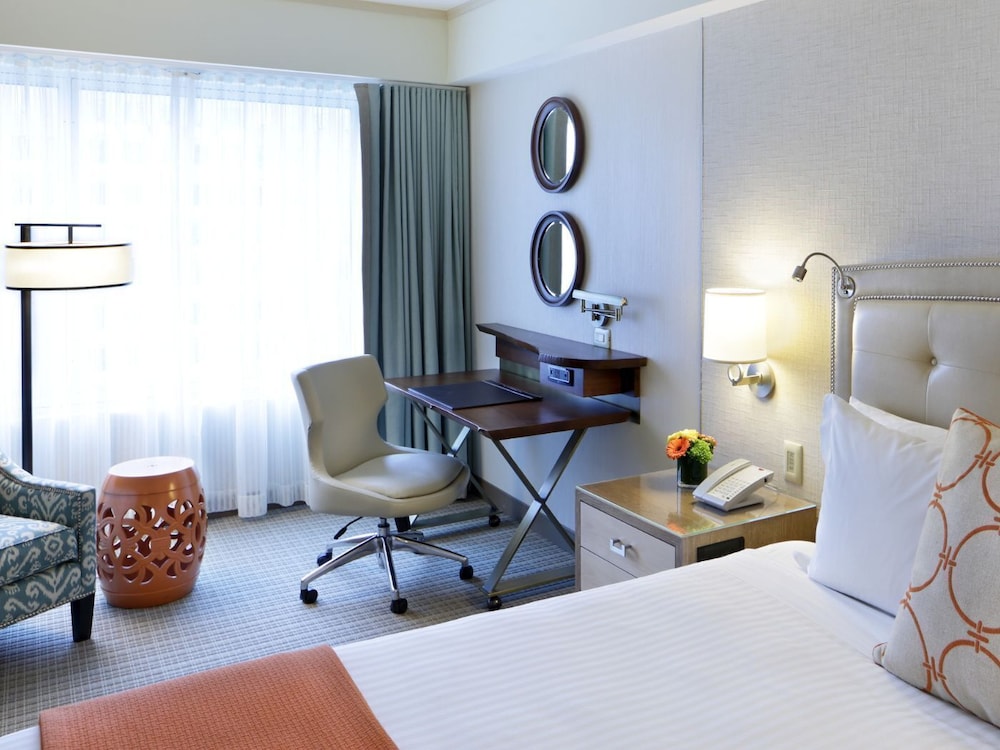 Seaport Hotel Boston — Hotel rooms in Boston, Massachusetts